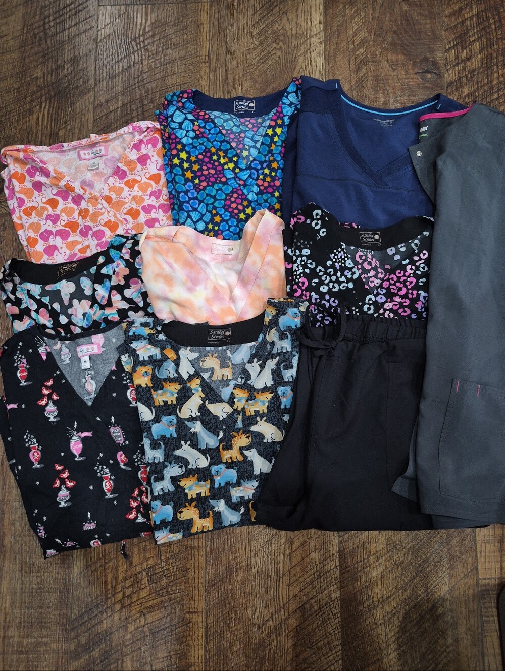 Women's XL Nursing Tech Scrubs Lot Of 10